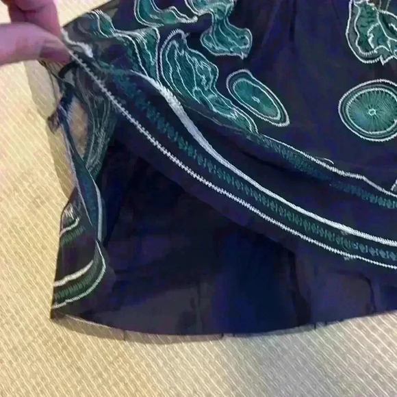 Embroidered boho peasant A-Line green and black gathered waistline size 8 skirt. - Picture 5 of 13